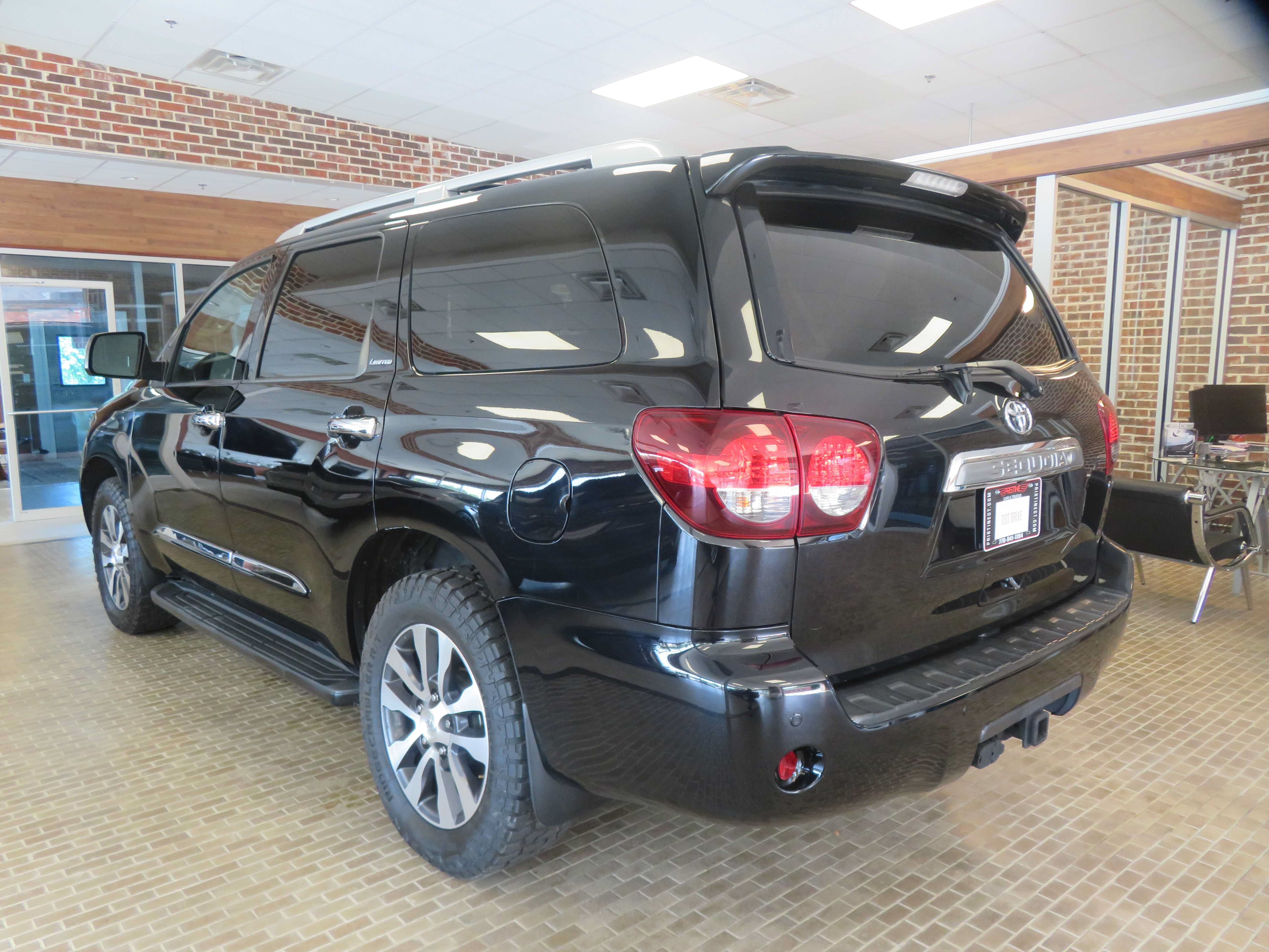 Used 2018 Toyota Sequoia Limited w/ Safety & Convenience Package AWD/4WD image 88