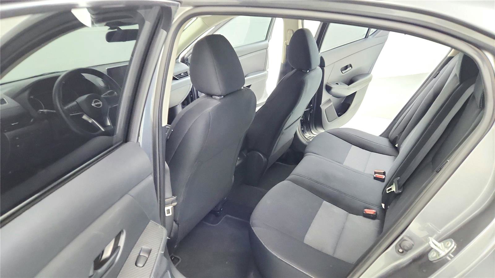 Used 2024 Nissan Sentra SV image 28