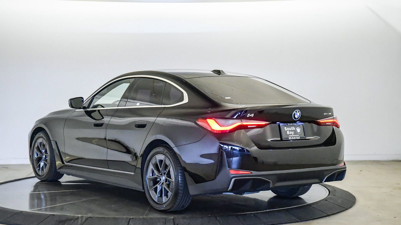 Certified 2024 BMW i4 eDrive40 w/ Premium Package RWD image 2