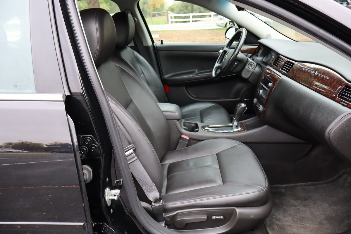Used 2013 Chevrolet Impala LTZ FWD image 22
