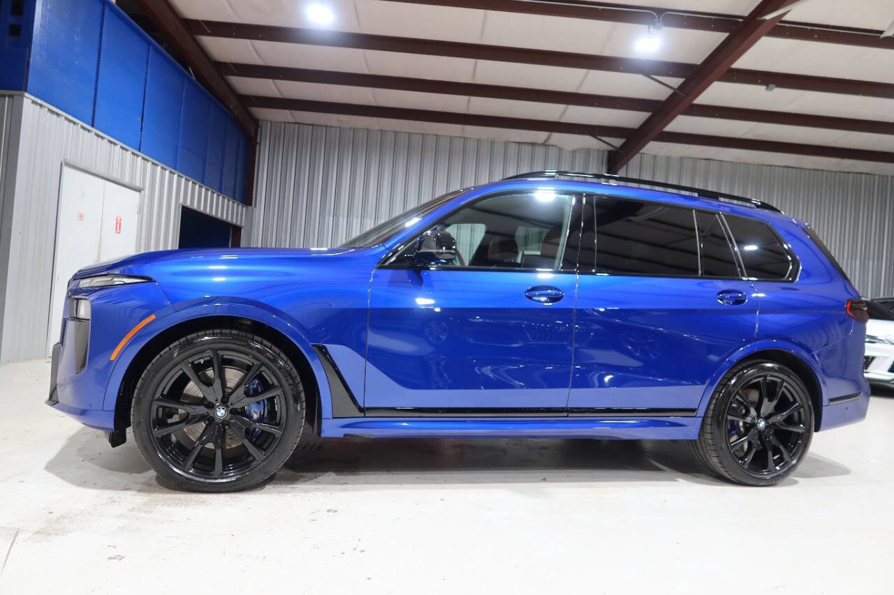 Used 2025 BMW X7 M60i AWD/4WD image 1