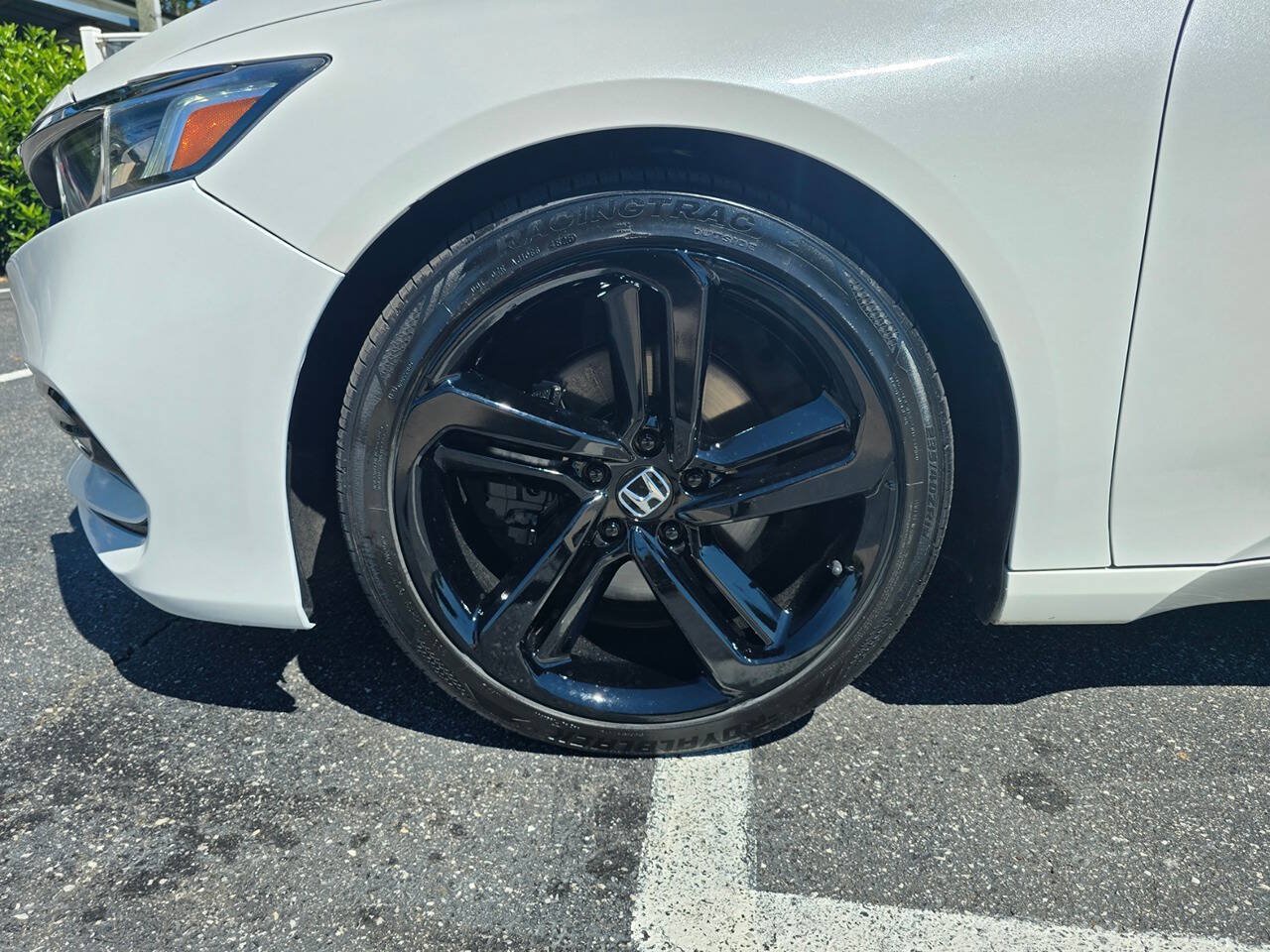 Used 2018 Honda Accord Sport image 10