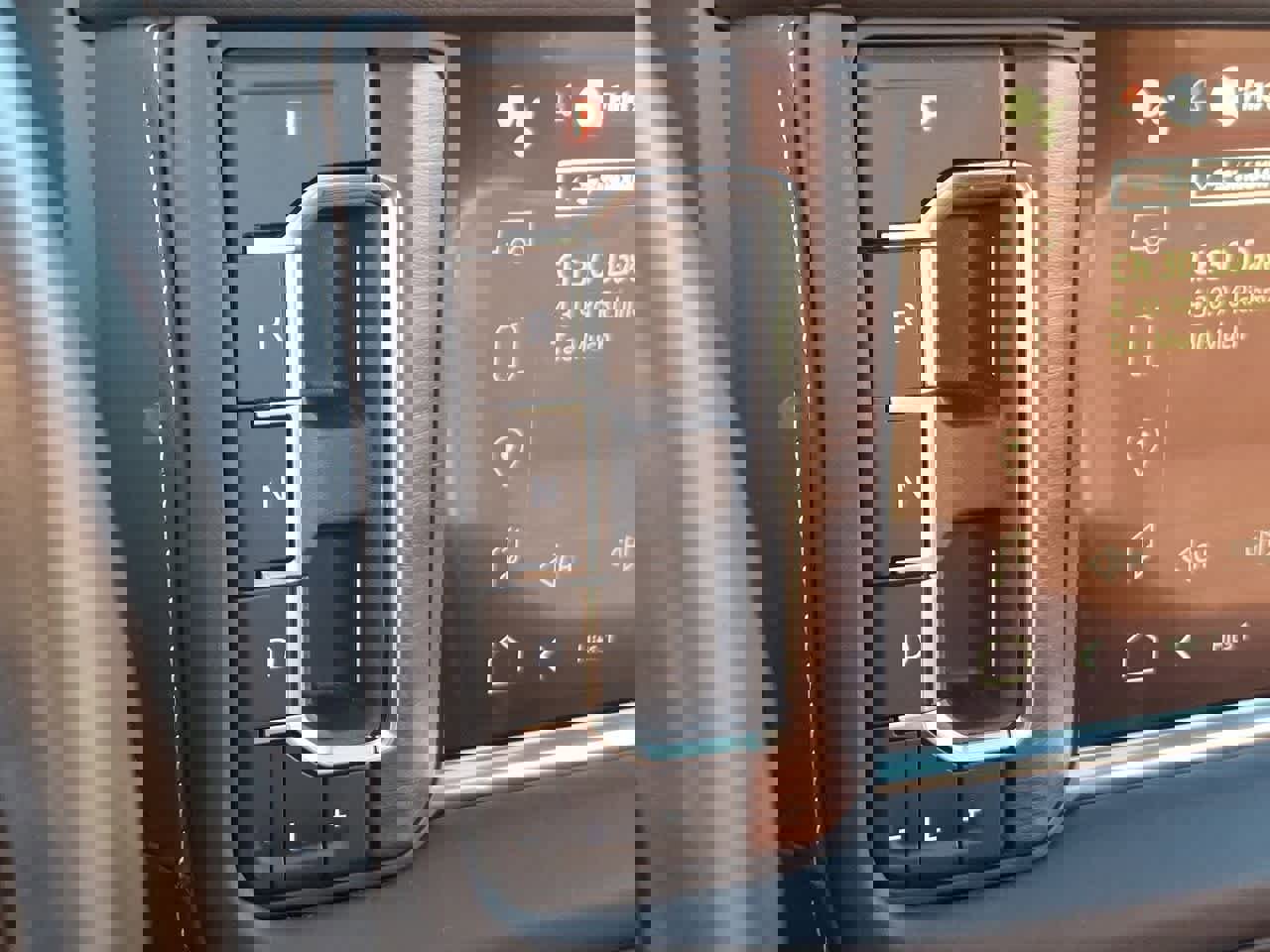 Used 2024 GMC Yukon Denali Ultimate image 18