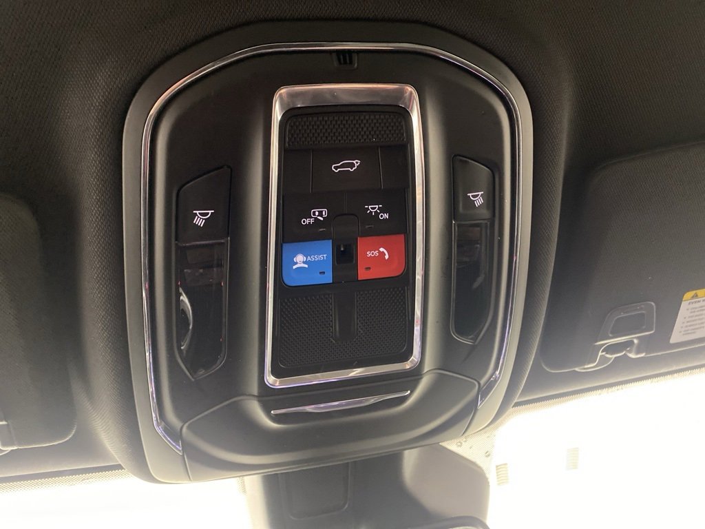 Used 2023 Jeep Grand Cherokee L Laredo image 29