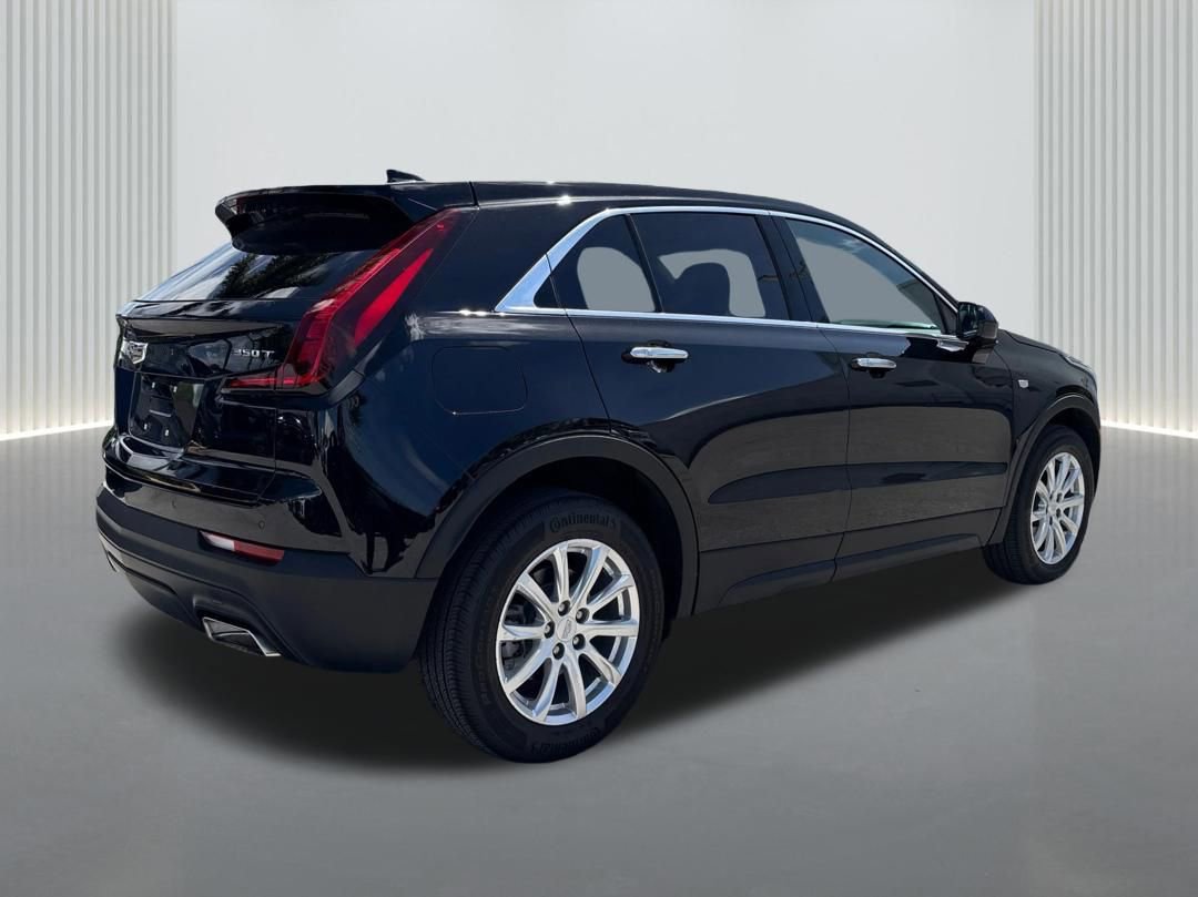 Used 2023 Cadillac XT4 Luxury w/ Driver Awareness Package image 6