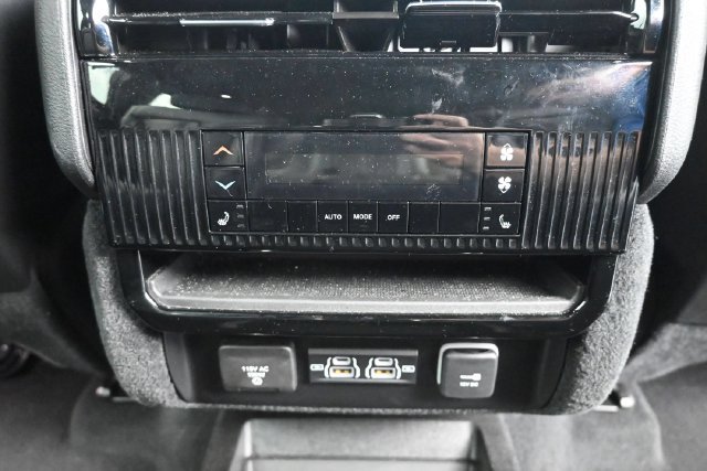 Used 2025 Jeep Wagoneer Series II AWD/4WD image 10