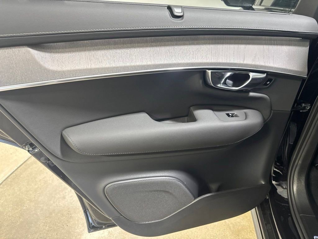 New 2026 Volvo XC90 B6 Plus w/ Protection Package Premier AWD/4WD image 20