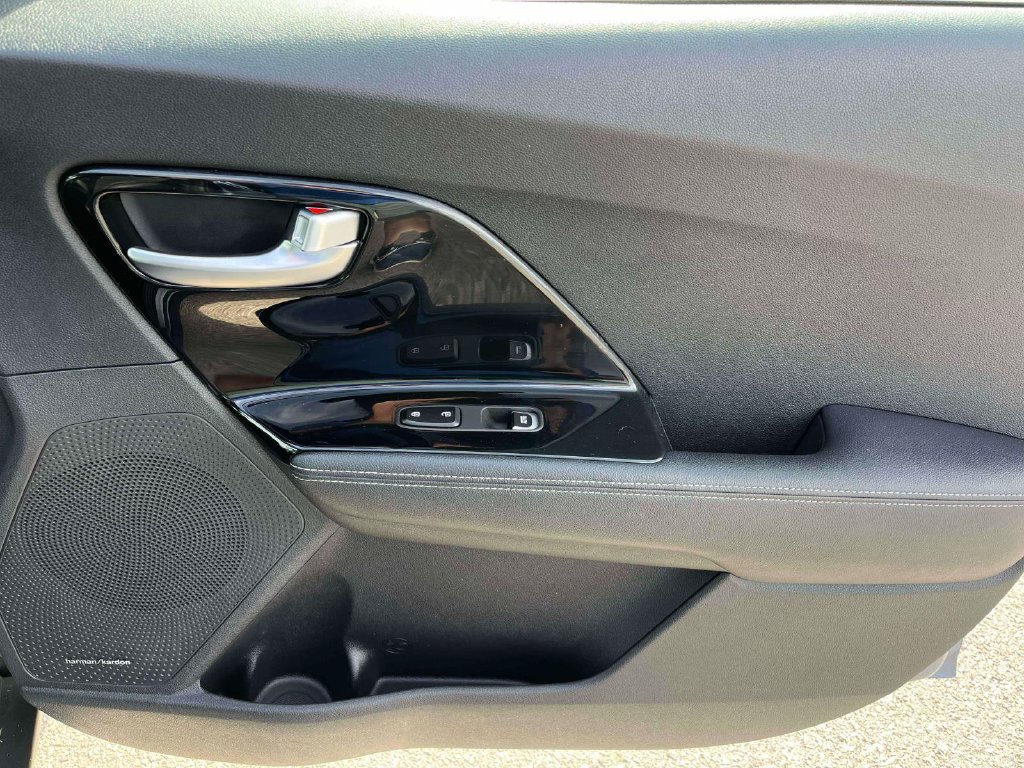 Used 2022 Kia Niro EX Premium FWD image 8