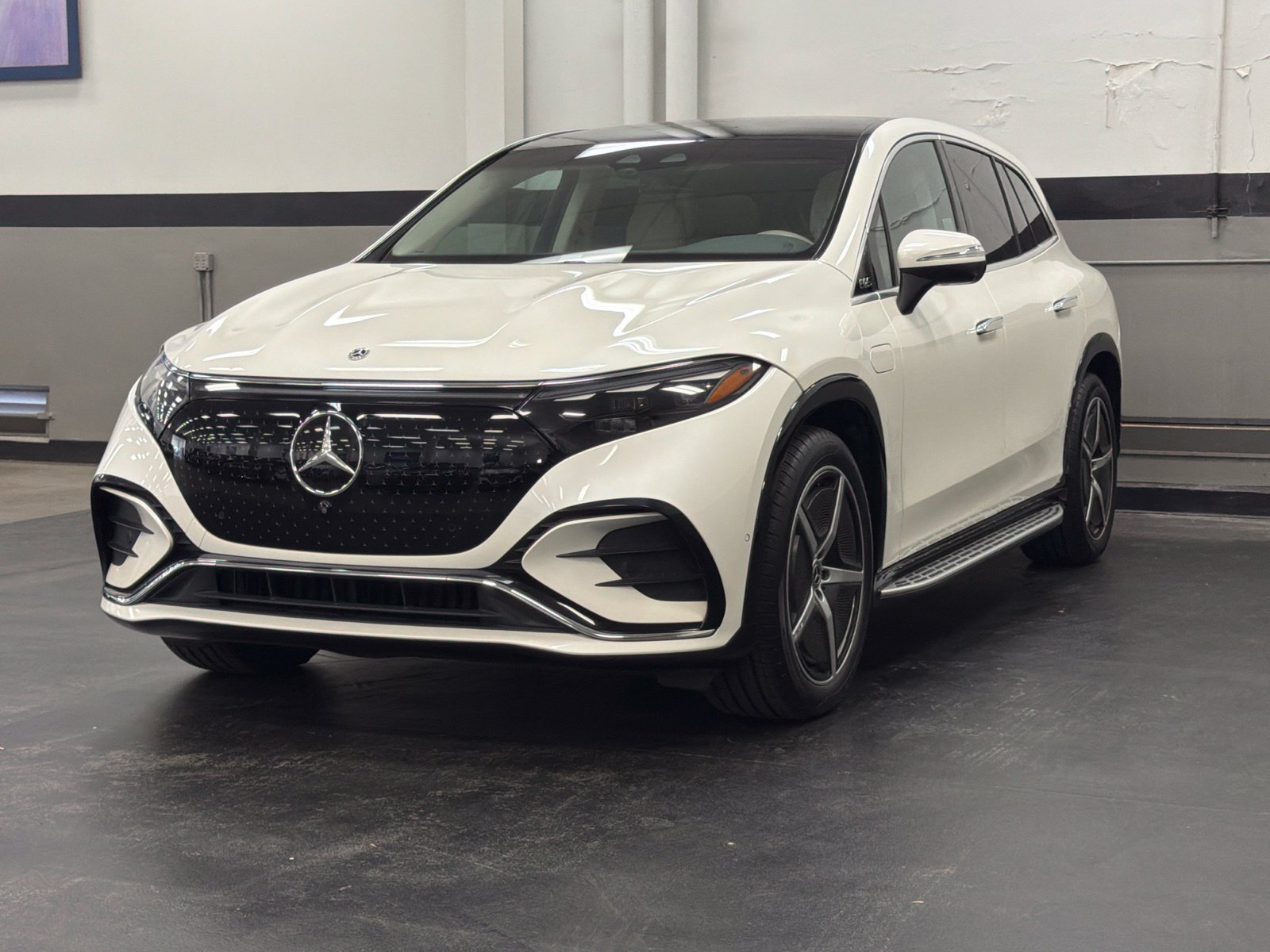 Certified 2023 Mercedes-Benz EQS 580 4MATIC SUV image 4