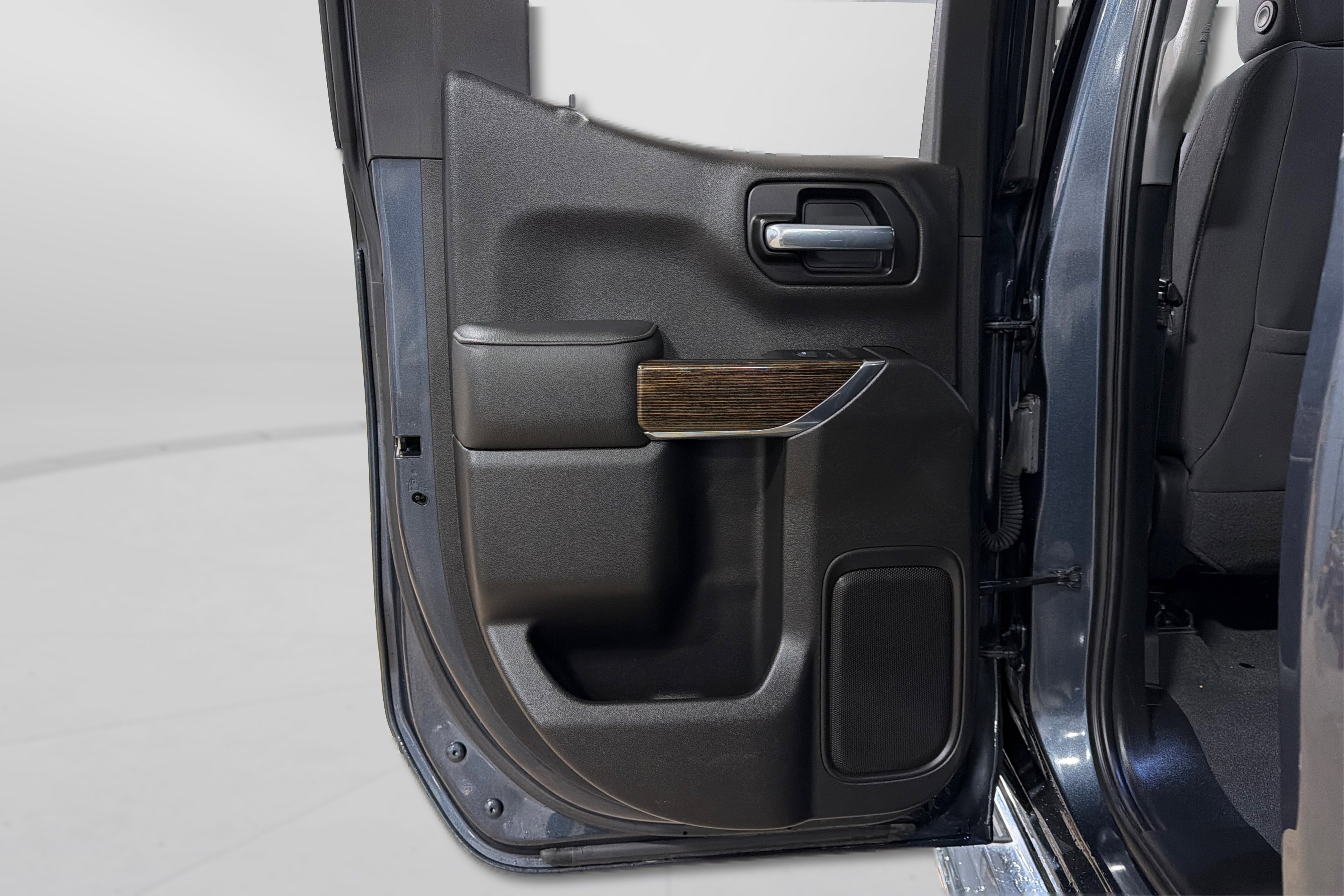 Used 2022 GMC Sierra 1500 SLE w/ X31 Off-Road Package AWD/4WD image 35