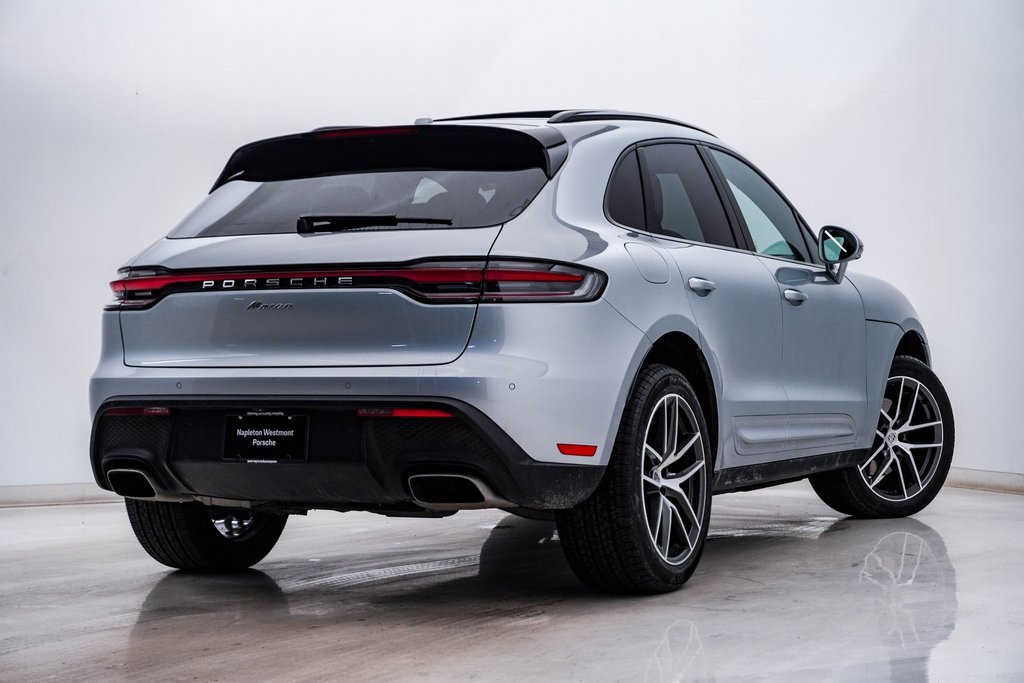Certified 2025 Porsche Macan image 12
