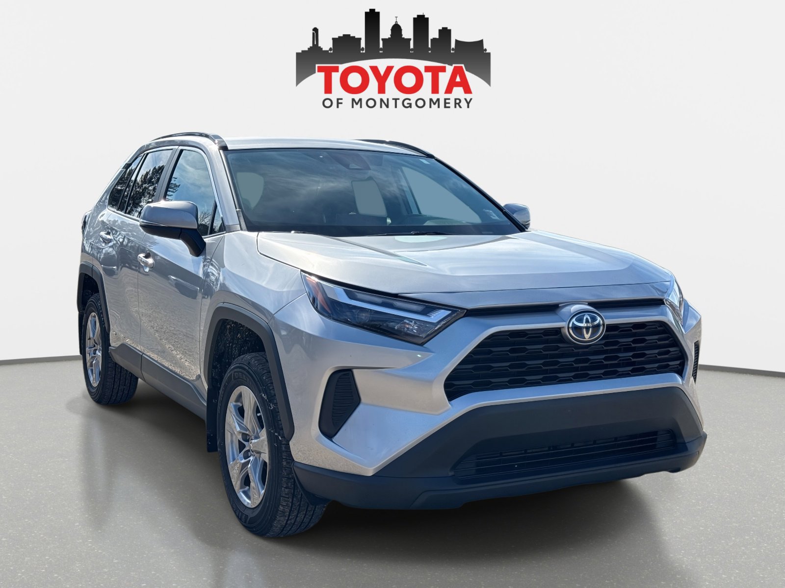 Used 2024 Toyota RAV4 XLE image 1