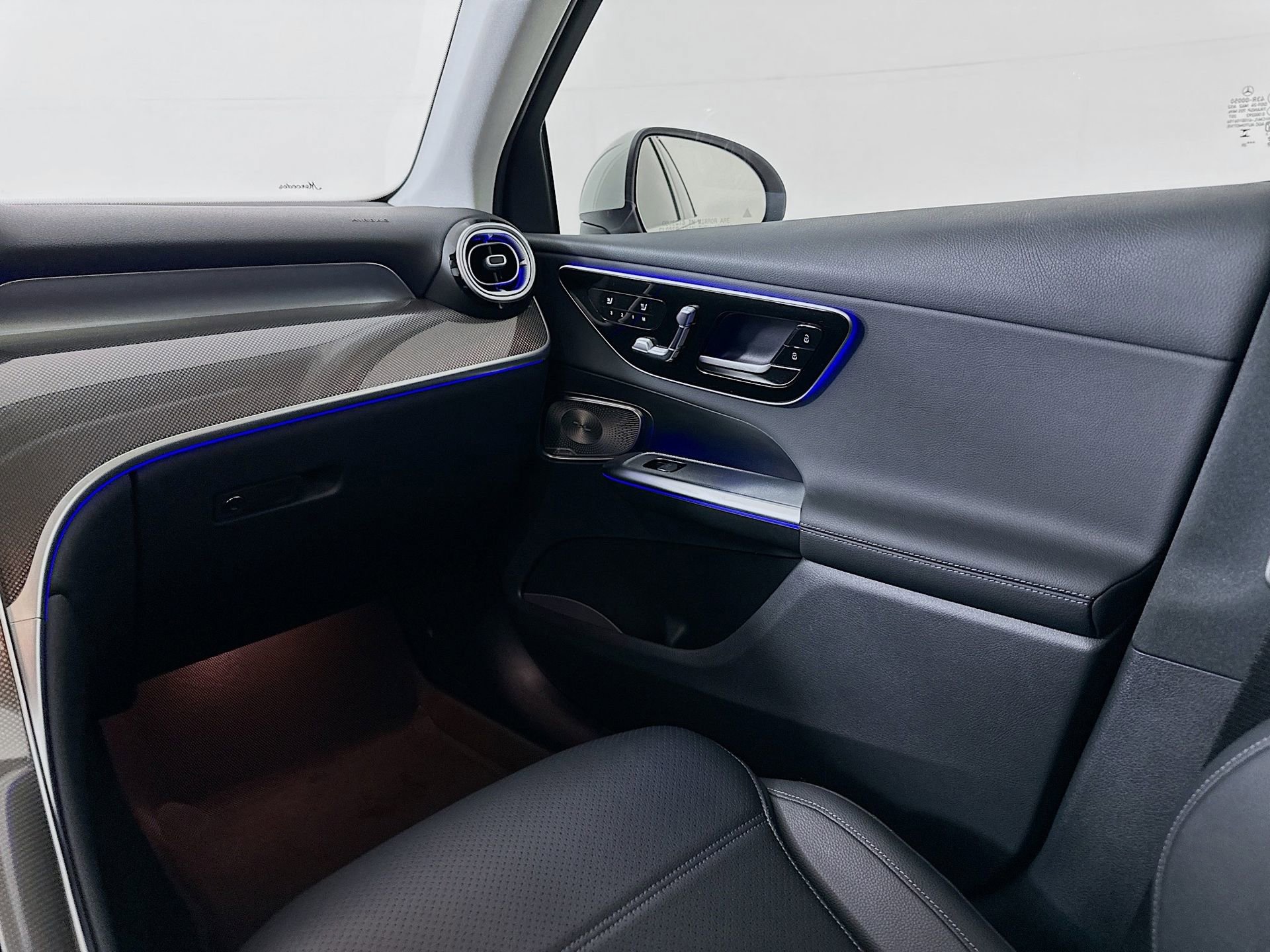 Certified 2025 Mercedes-Benz GLC 350e 4MATIC image 26