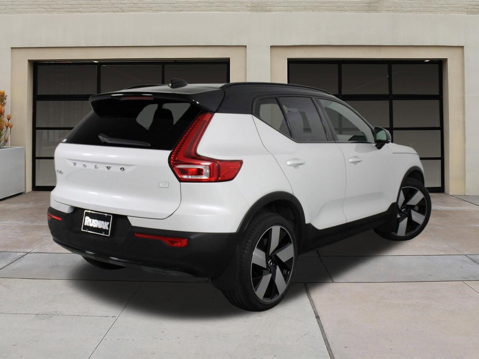 Used 2023 Volvo XC40 Recharge Ultimate w/ Protection Package Premier AWD/4WD image 3