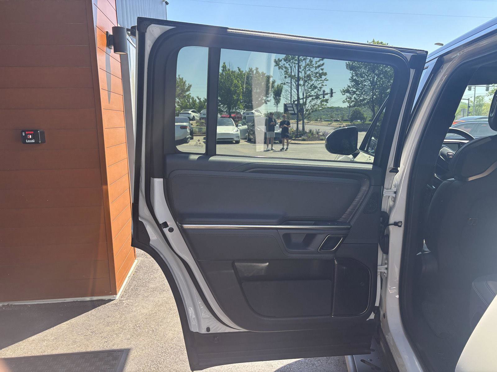 Used 2023 Rivian R1S Adventure AWD/4WD image 11