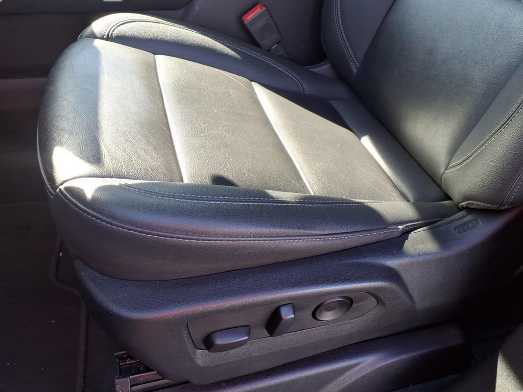 Used 2024 Chevrolet Suburban LT AWD/4WD image 12