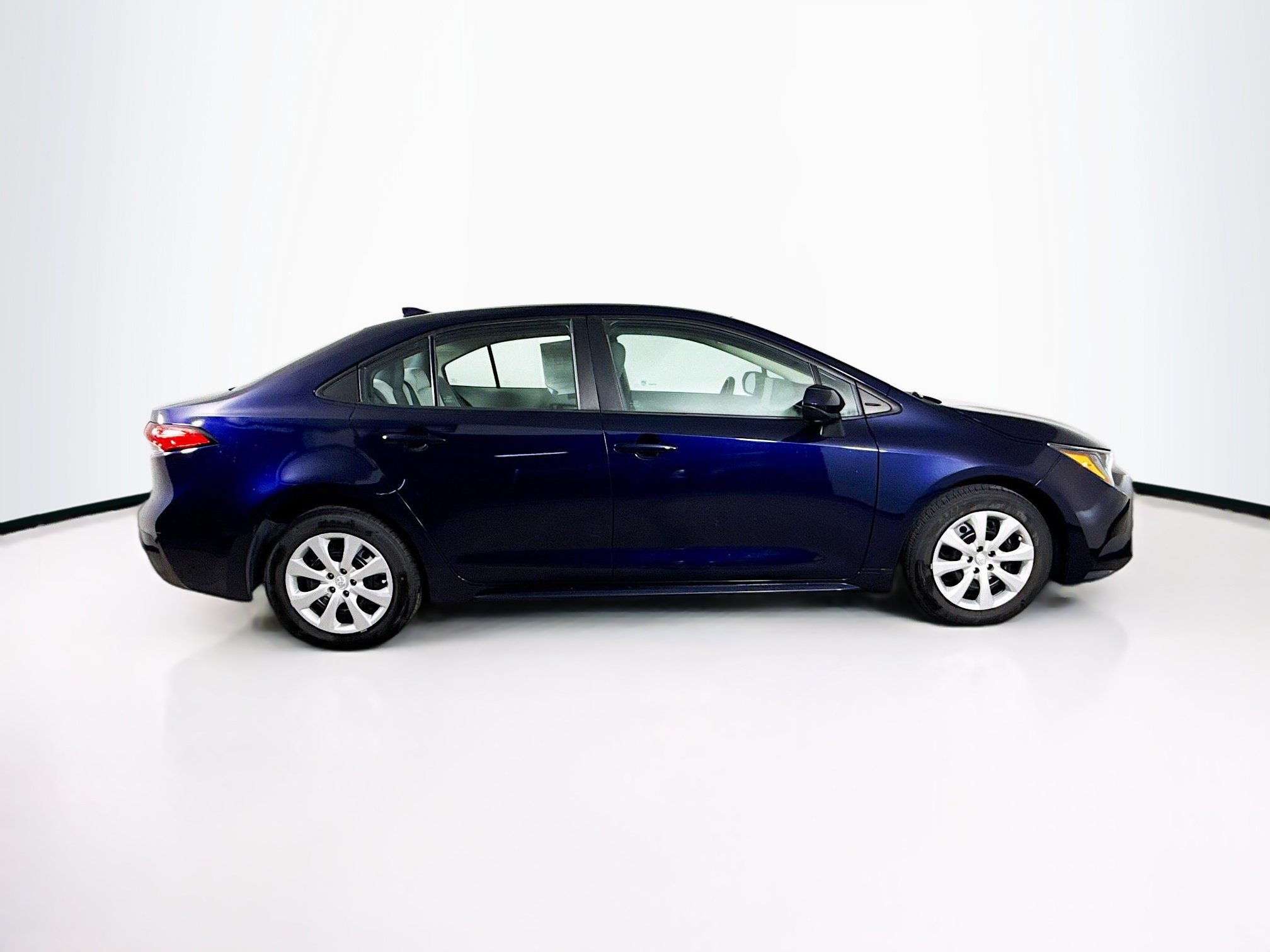 Used 2024 Toyota Corolla LE FWD image 2