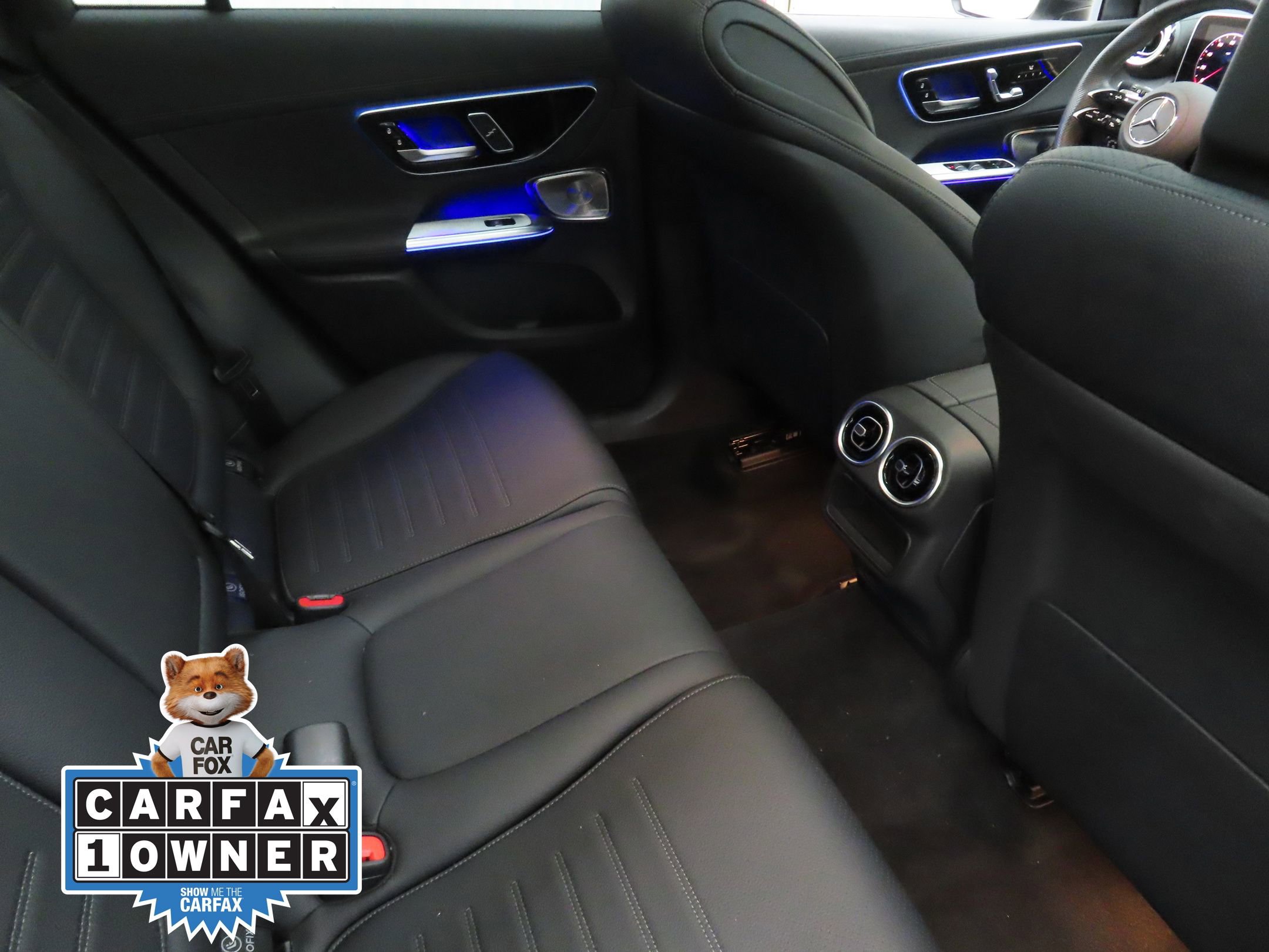 Used 2025 Mercedes-Benz GLC 300 4MATIC image 24