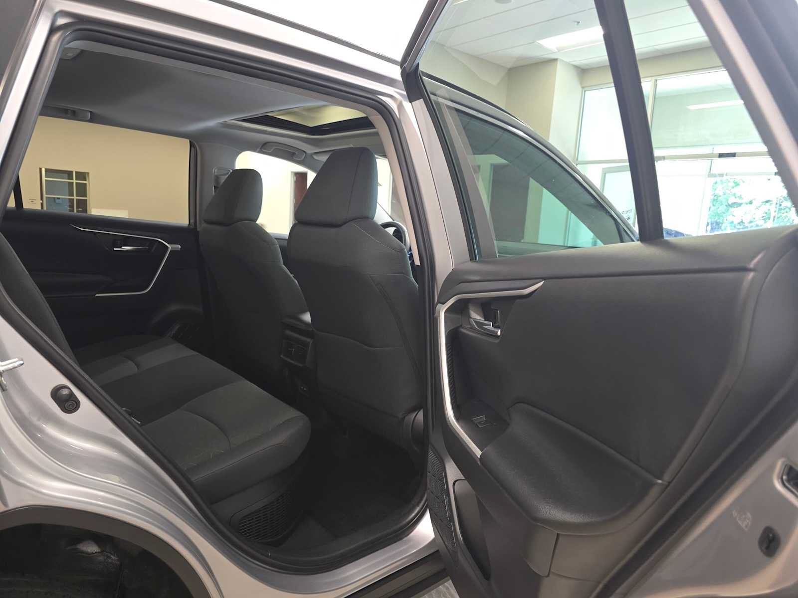 Certified 2022 Toyota RAV4 XLE w/ Convenience Package AWD/4WD image 27