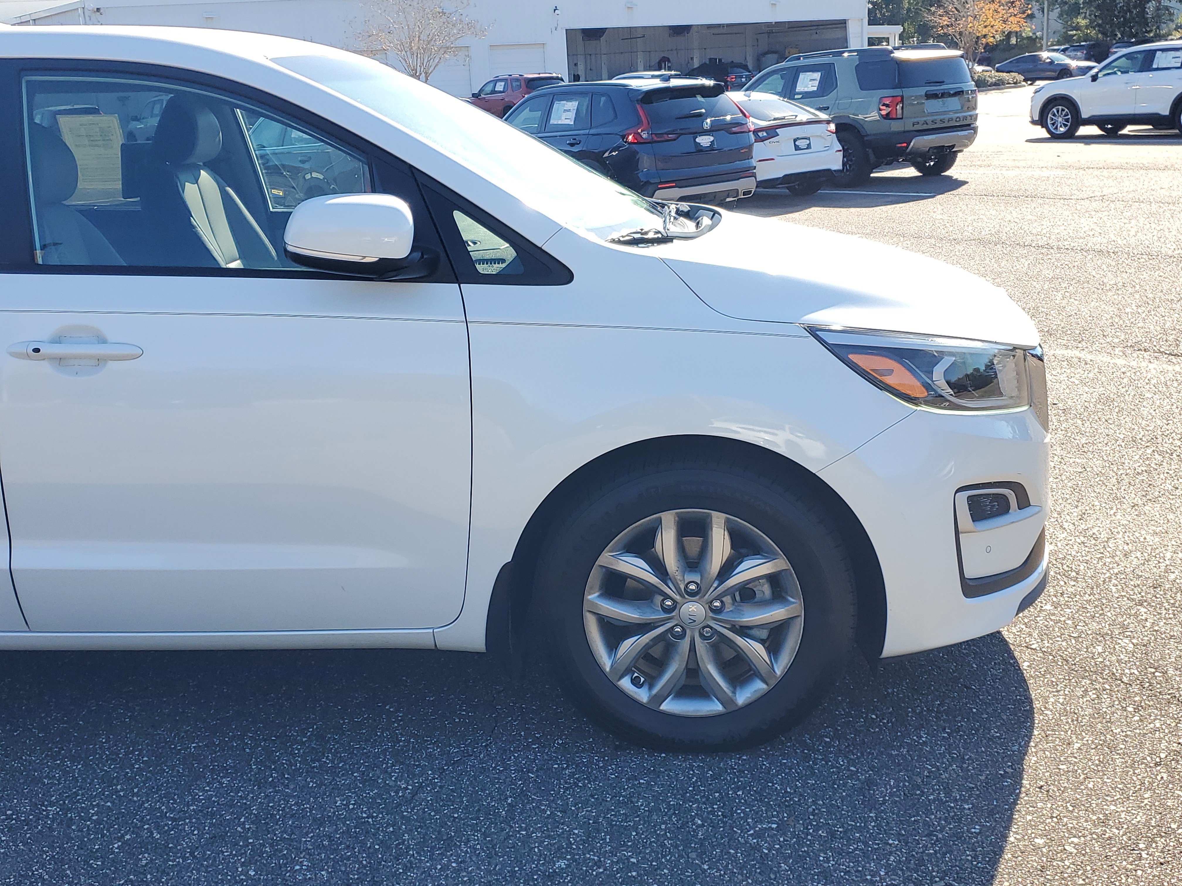Used 2019 Kia Sedona EX w/ Paint Protection Package image 8