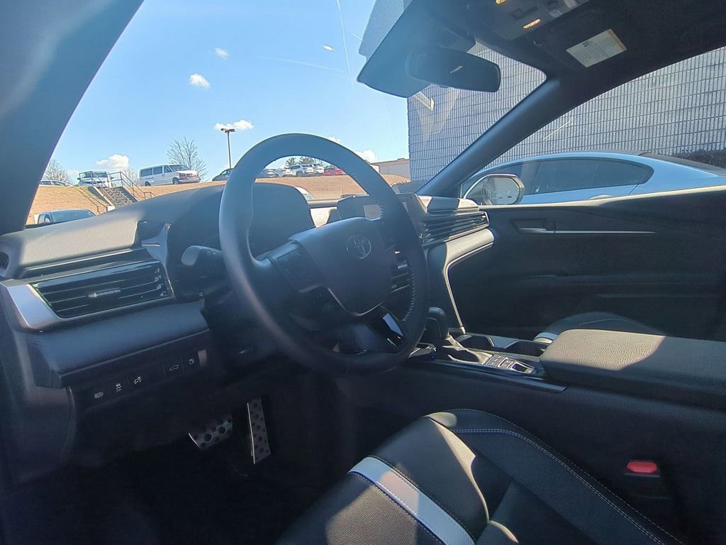 Used 2025 Toyota Camry SE image 15