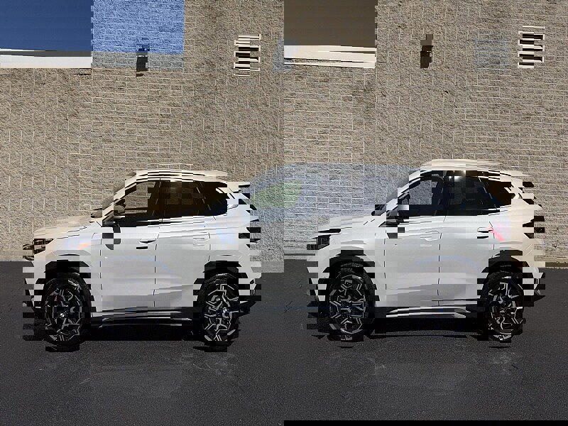 Used 2024 BMW X1 xDrive28i w/ Premium Package image 5