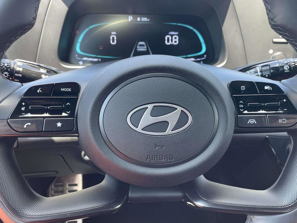 Certified 2025 Hyundai Elantra Sport image 22