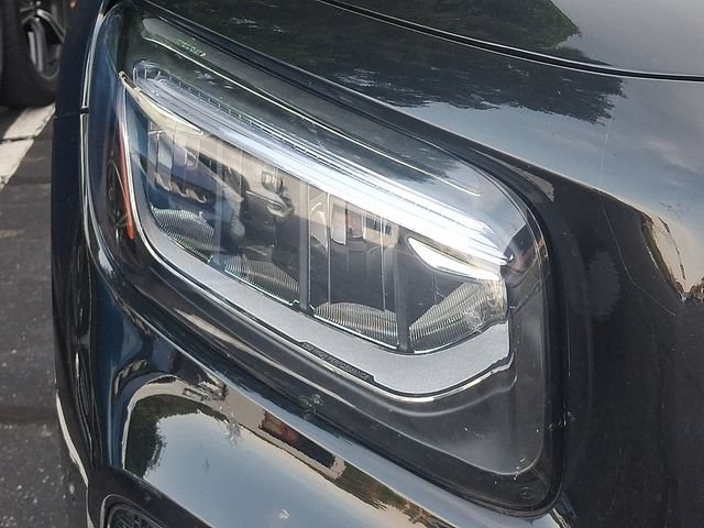 Used 2025 Mercedes-Benz GLB 250 4MATIC image 5