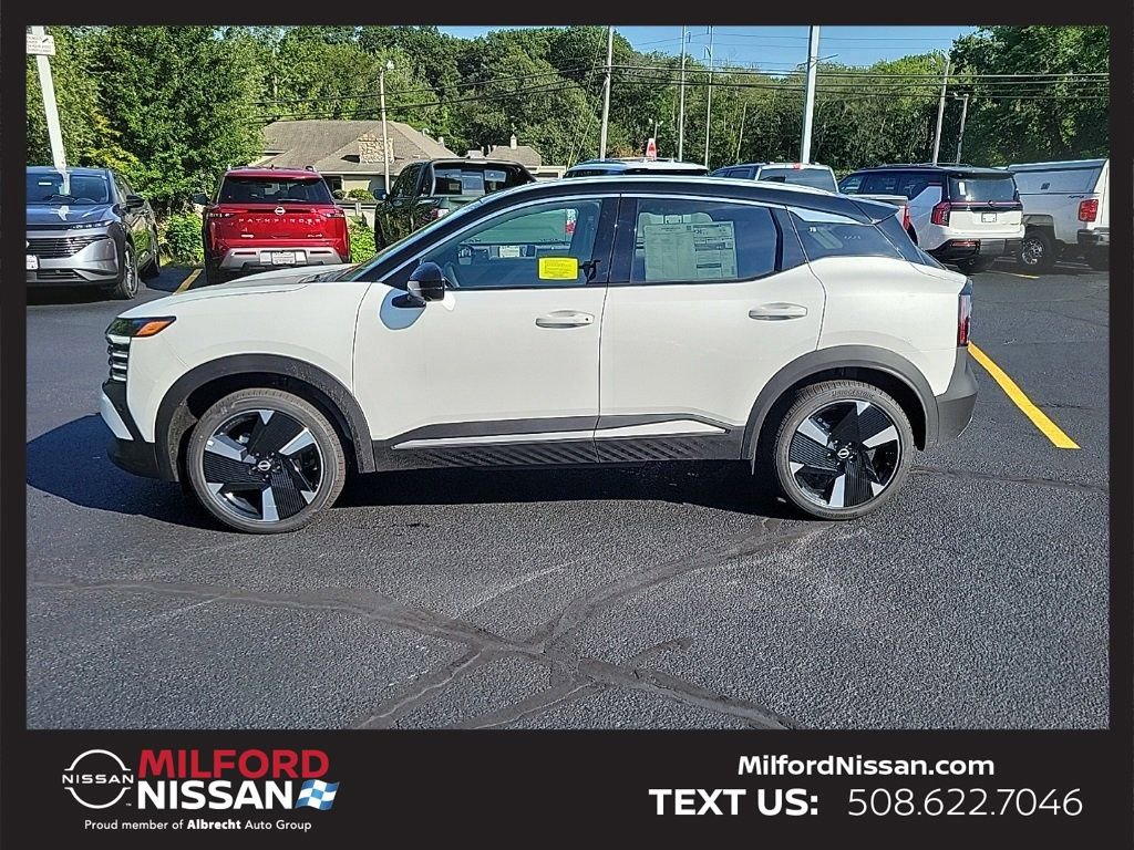 New 2026 Nissan Kicks SR w/ Cold Weather Package