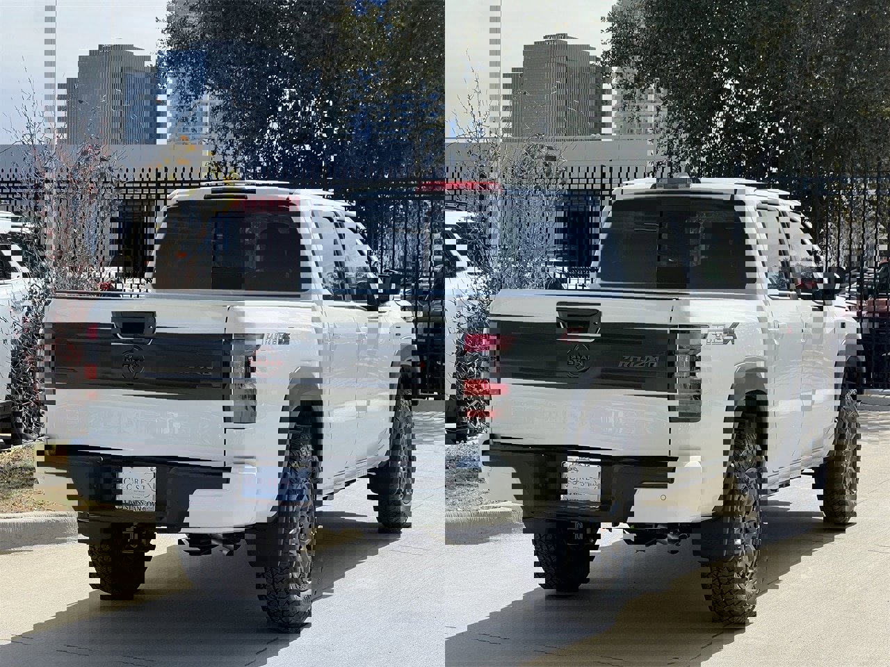 New 2026 Nissan Frontier PRO-4X w/ Pro-4x Convenience Package image 4