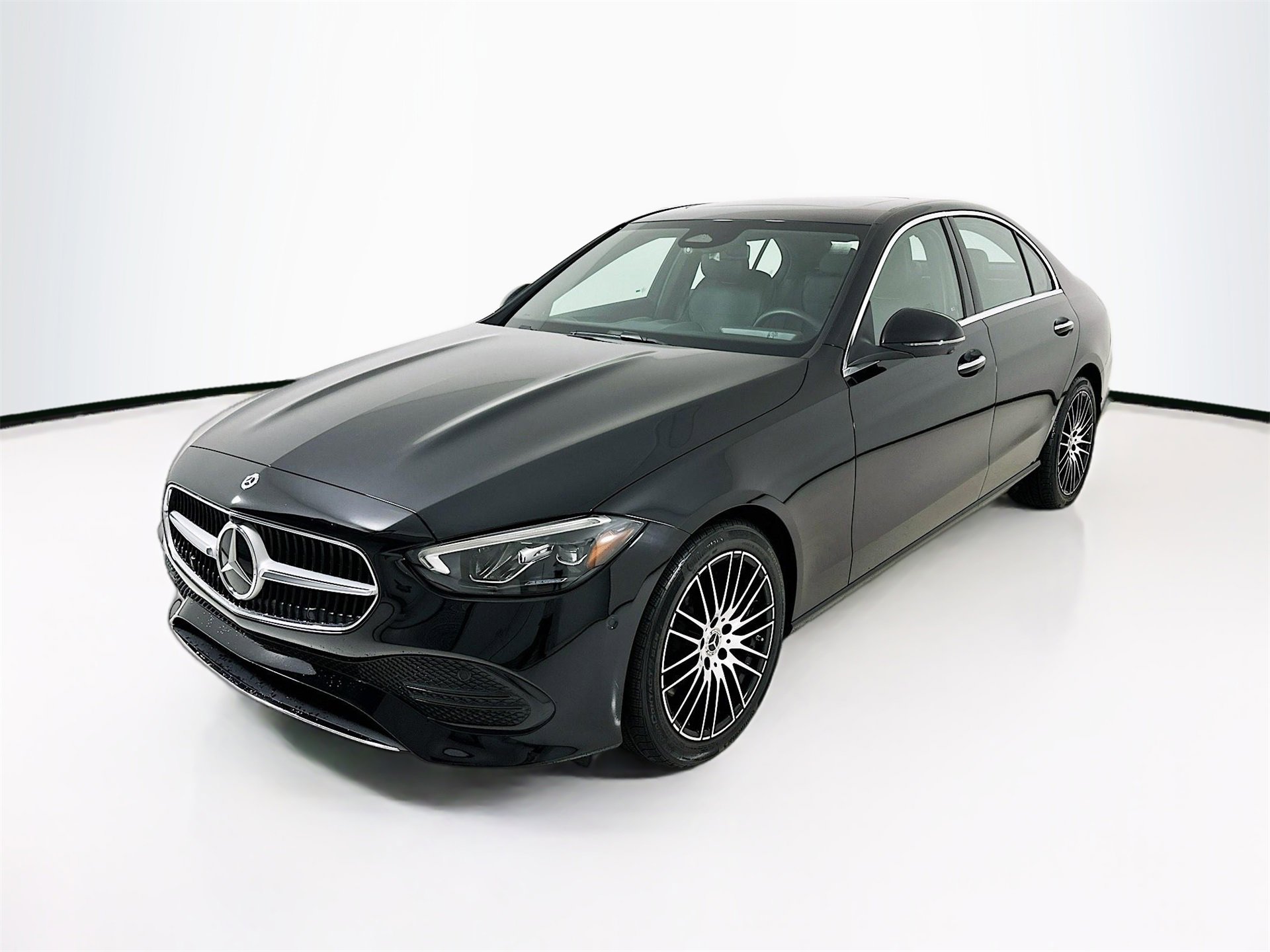Used 2025 Mercedes-Benz C 300 4MATIC Sedan image 3