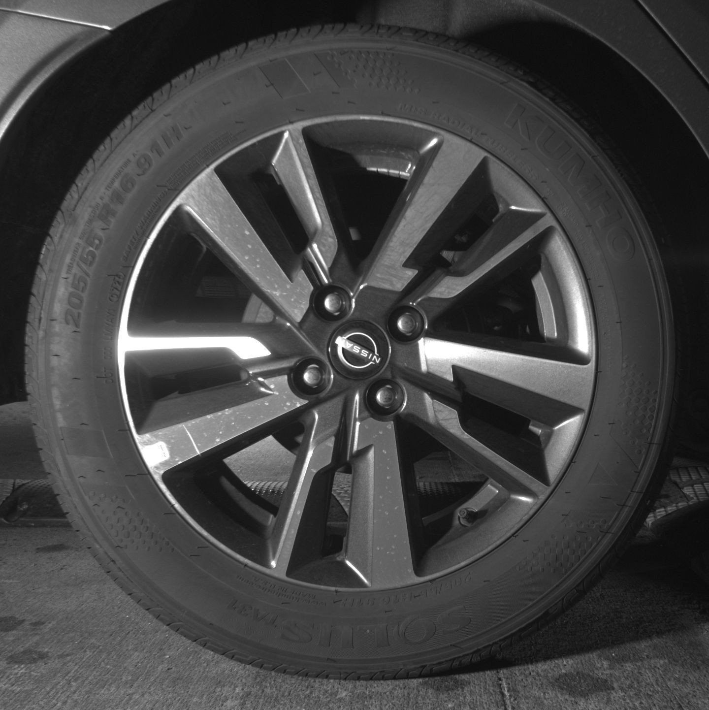 Used 2025 Nissan Versa SV FWD image 18