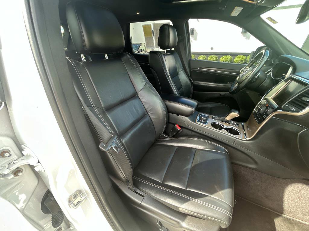 Used 2017 Jeep Grand Cherokee Limited image 18