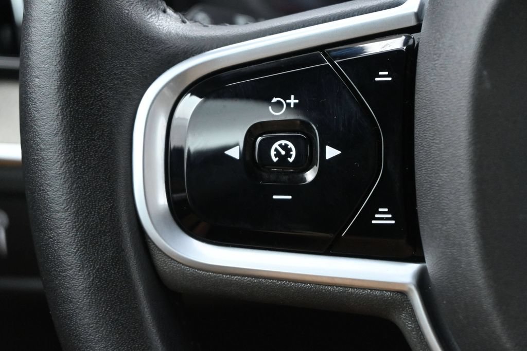 Used 2020 Volvo XC60 T6 Inscription w/ Protection Package Premier AWD/4WD image 7