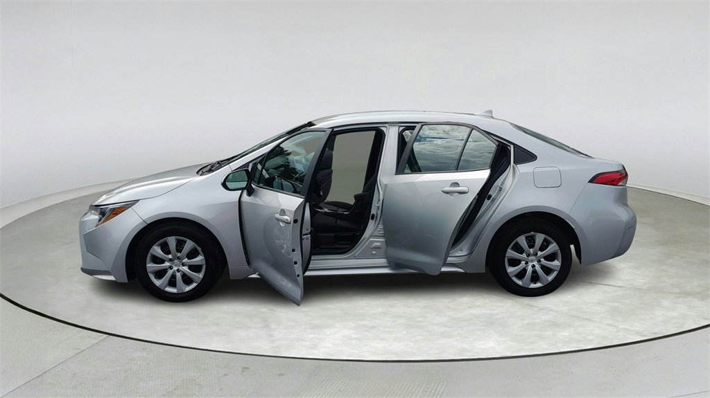 Used 2023 Toyota Corolla LE image 11