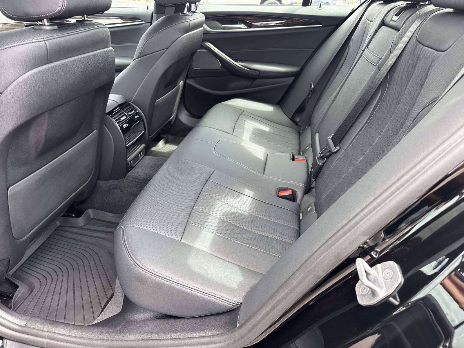 Used 2021 BMW 530i w/ Premium Package RWD image 13