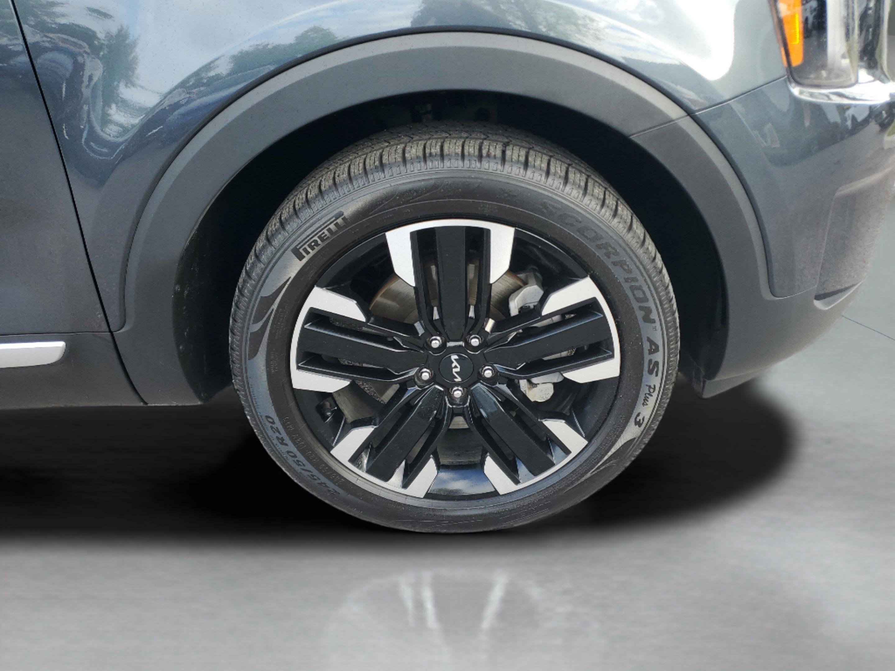 Certified 2023 Kia Telluride SX image 6