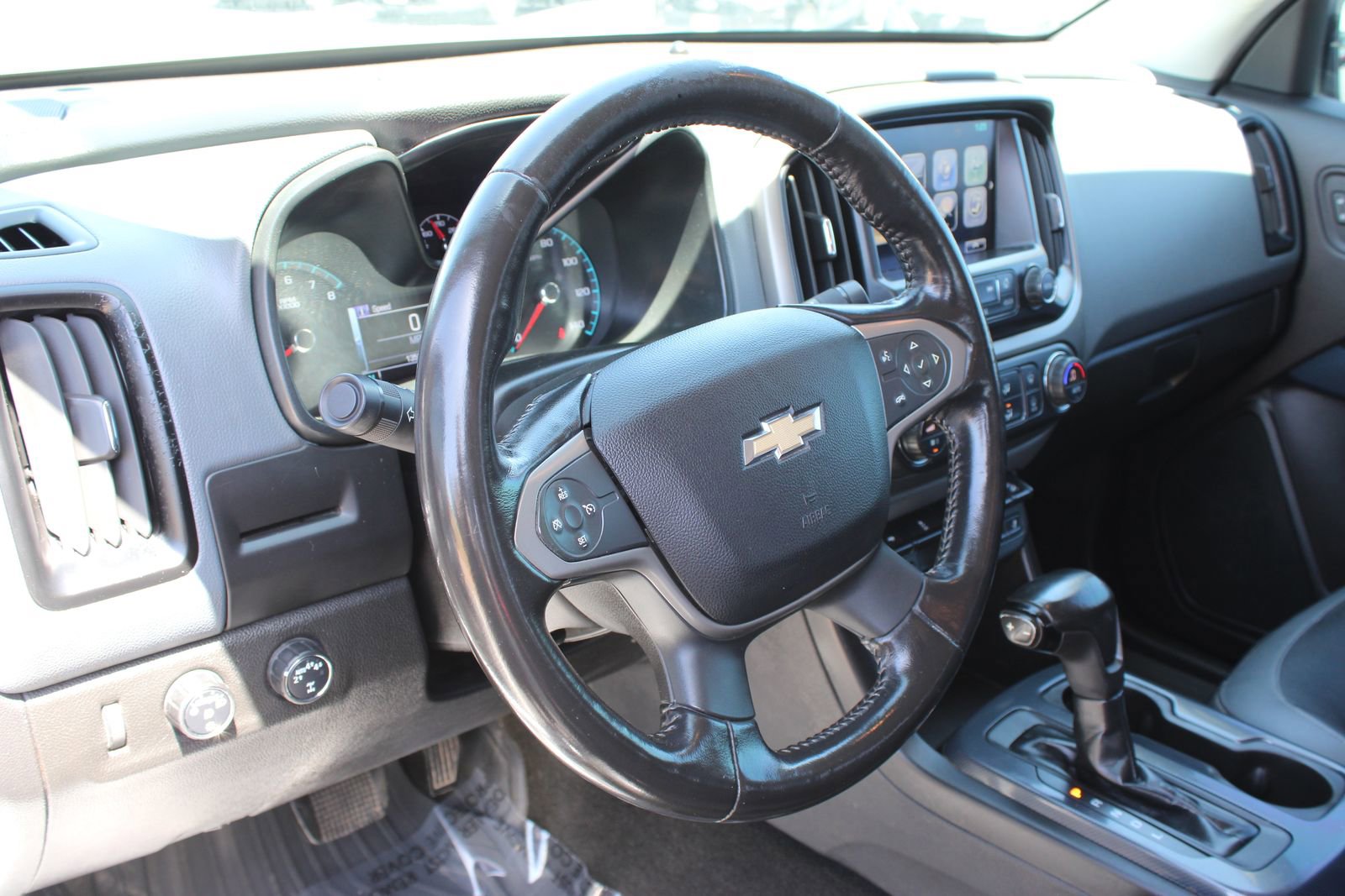 Used 2017 Chevrolet Colorado Z71 AWD/4WD image 11