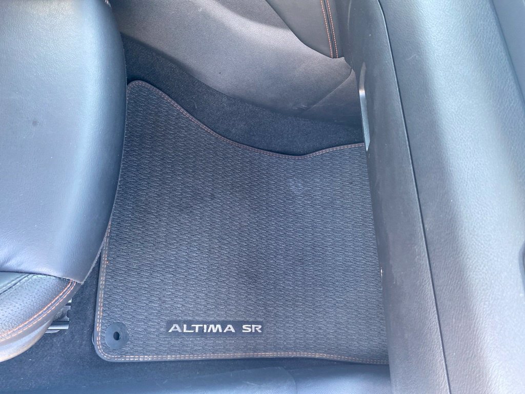 Used 2024 Nissan Altima 2.5 SR FWD image 16
