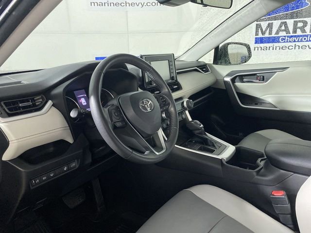 Used 2022 Toyota RAV4 XLE Premium image 15