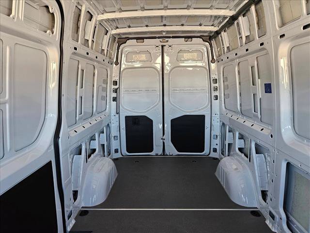 Used 2025 Mercedes-Benz Sprinter 2500 image 17