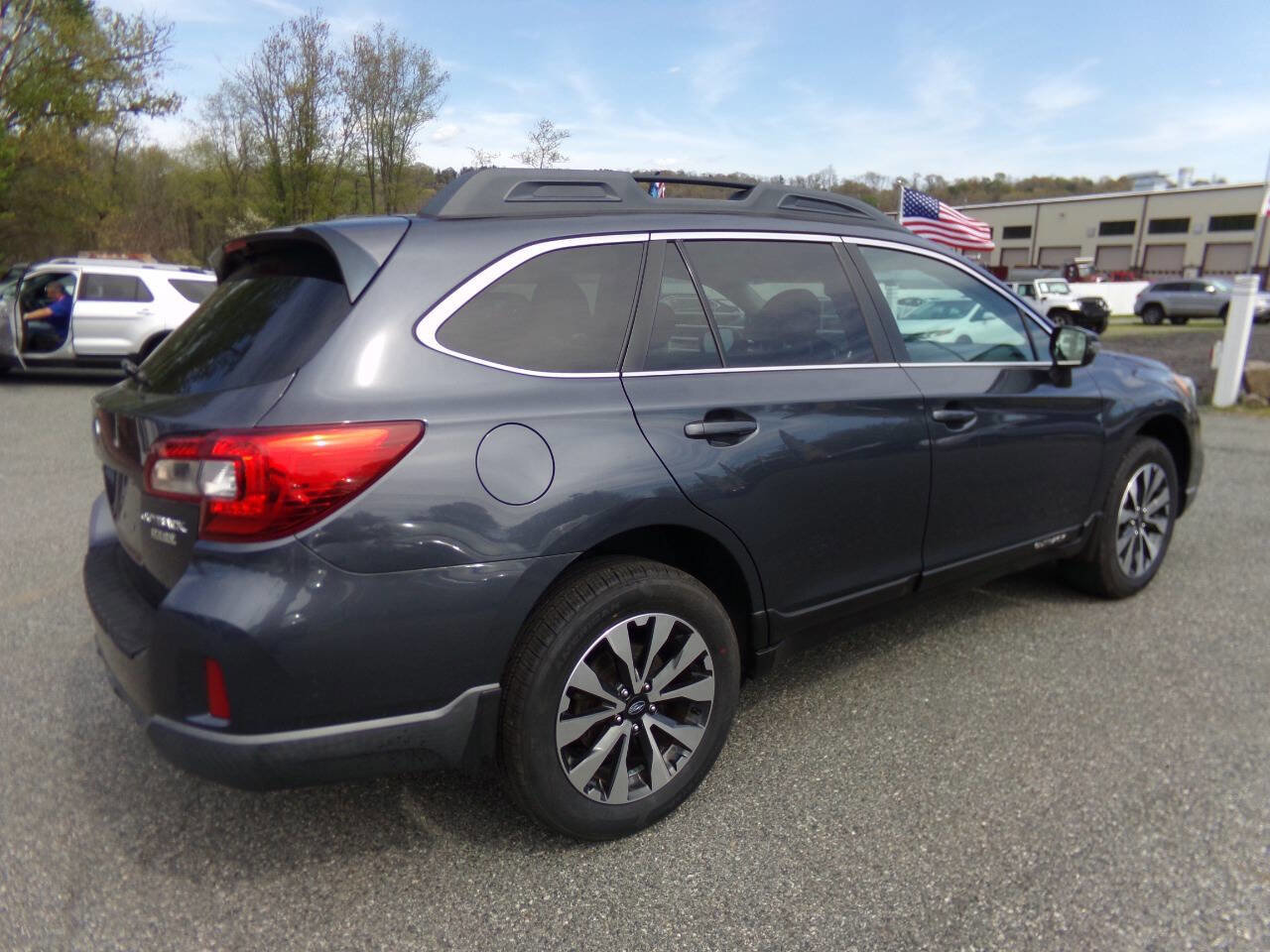Used 2015 Subaru Outback 2.5i Limited AWD/4WD image 7