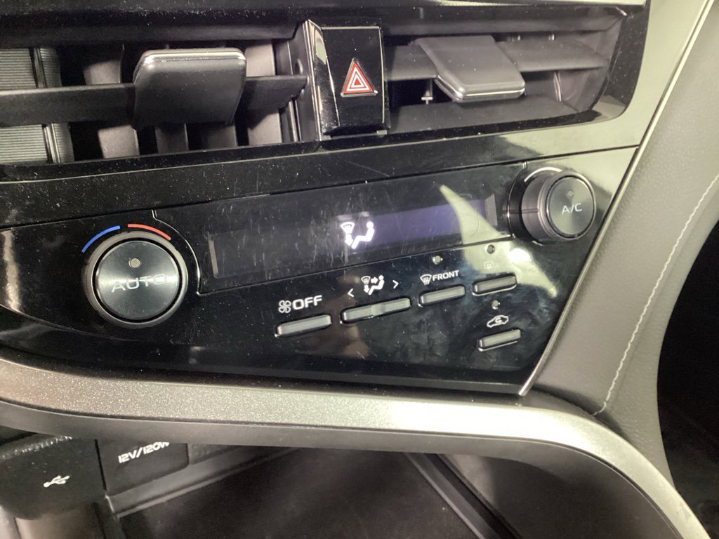 Used 2021 Toyota Camry SE w/ Cold Weather Package image 27