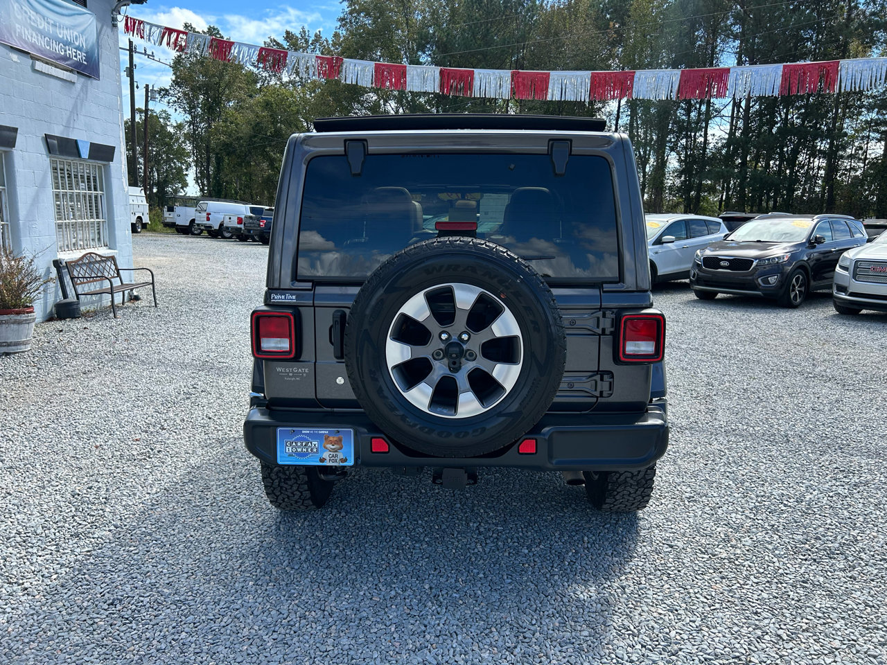 Used 2019 Jeep Wrangler Unlimited Sahara image 4