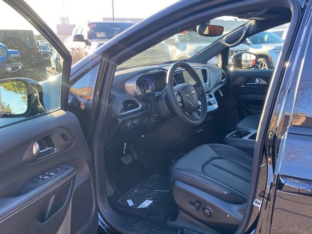 New 2026 Chrysler Pacifica Select w/ S Appearance Package FWD image 15
