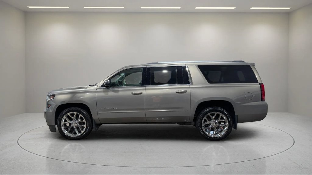 Used 2017 Chevrolet Suburban Premier AWD/4WD image 19