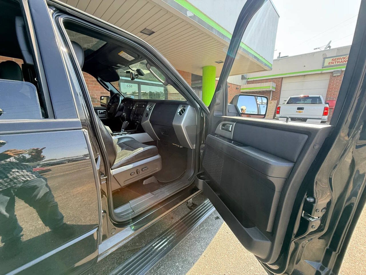 Used 2012 Ford Expedition EL Limited AWD/4WD image 17