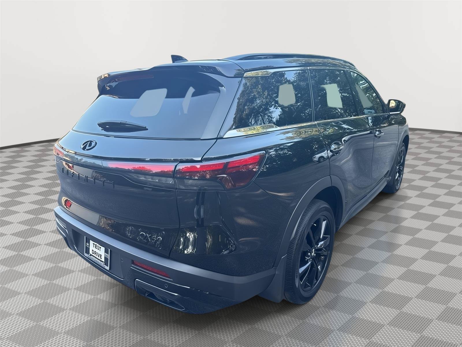Used 2025 INFINITI QX60 Luxe w/ Black Edition FWD image 6