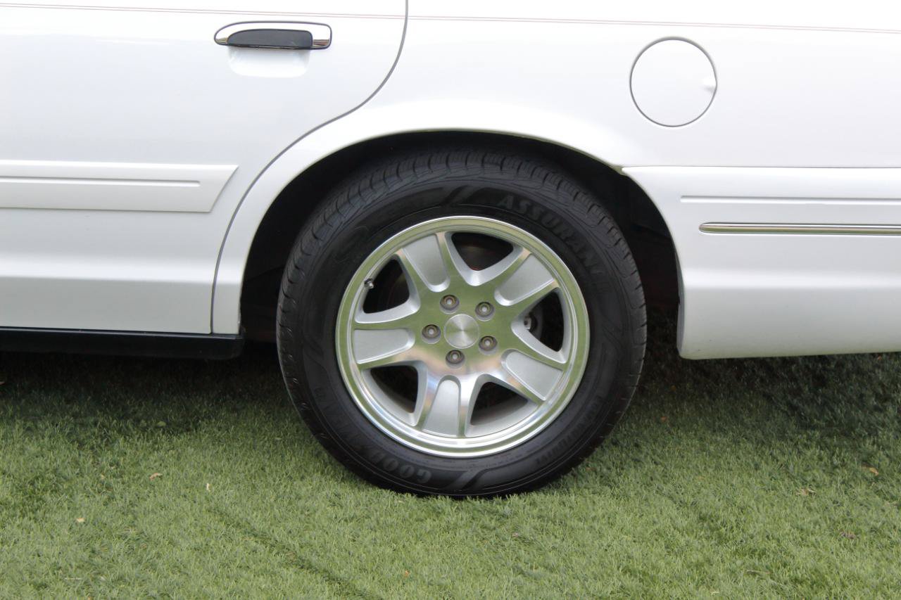 Used 1999 Ford Crown Victoria LX RWD image 33