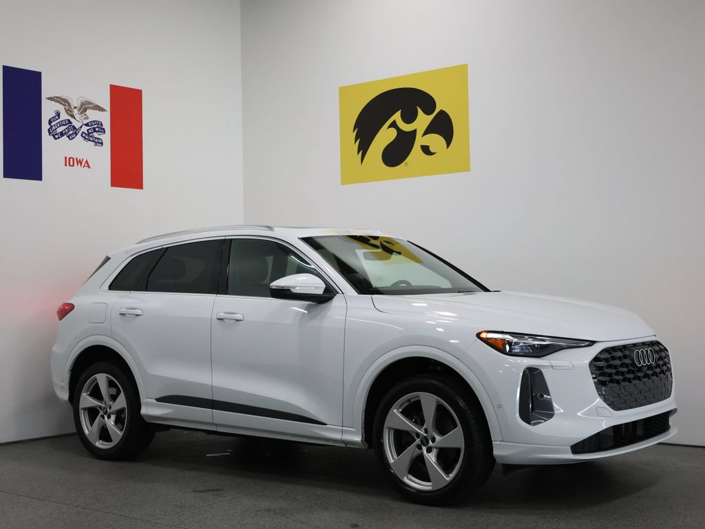 Certified 2025 Audi Q5 Premium w/ Premium Plus AWD/4WD image 1